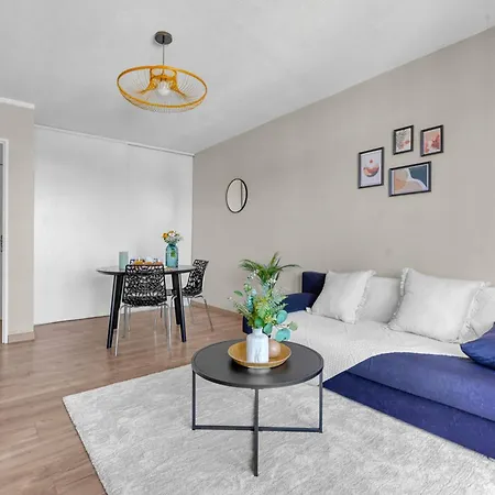 Apartman Spacious Parking-tram-airport